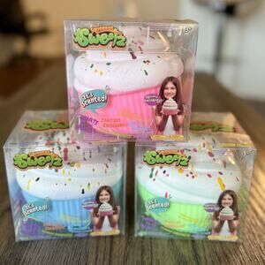PPNC Squeezee Sweetz Scented Cupcake Dessert Squishy Novelty Fidget Toy New 2026